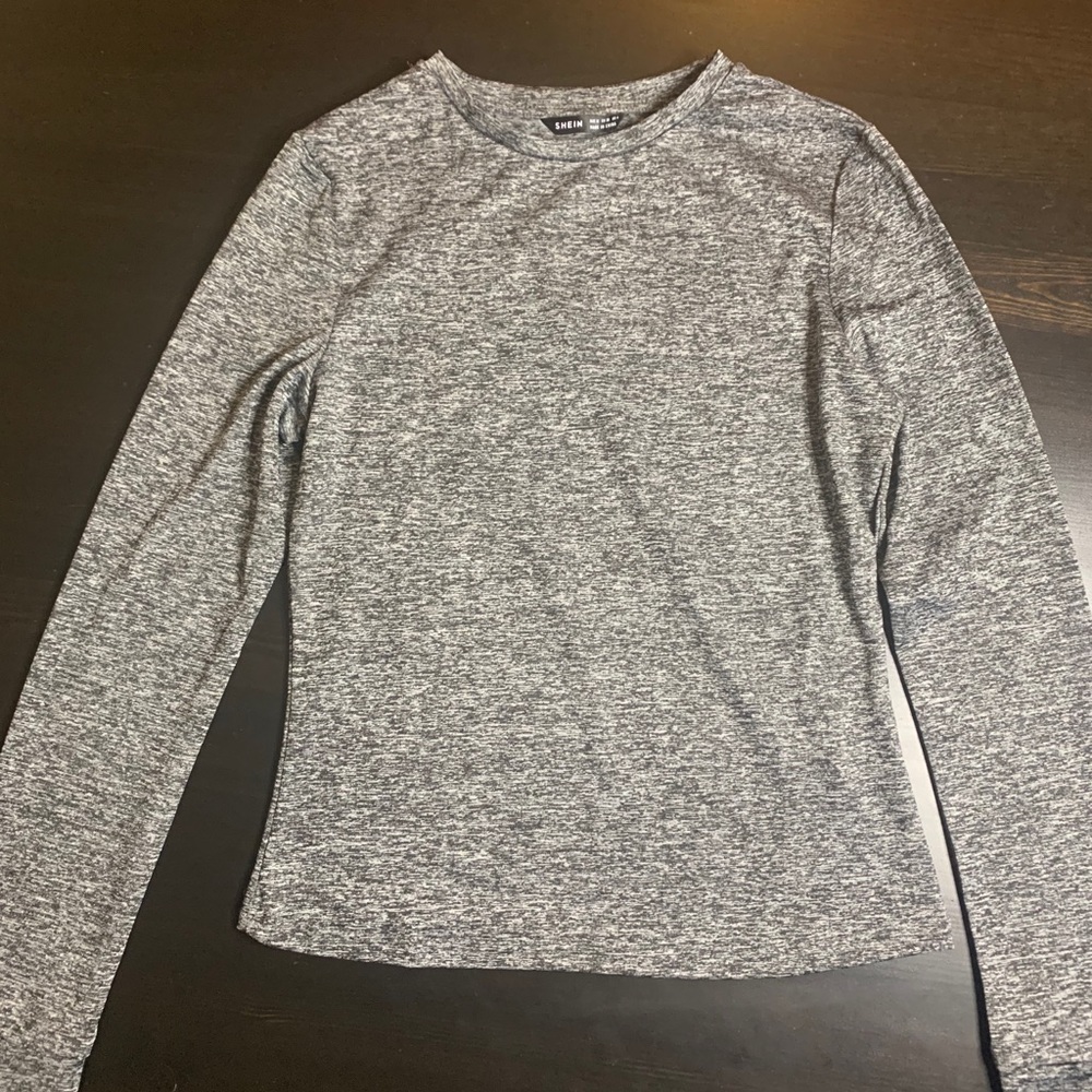 4/$15🛍 GREY LONG SLEEVE TOP